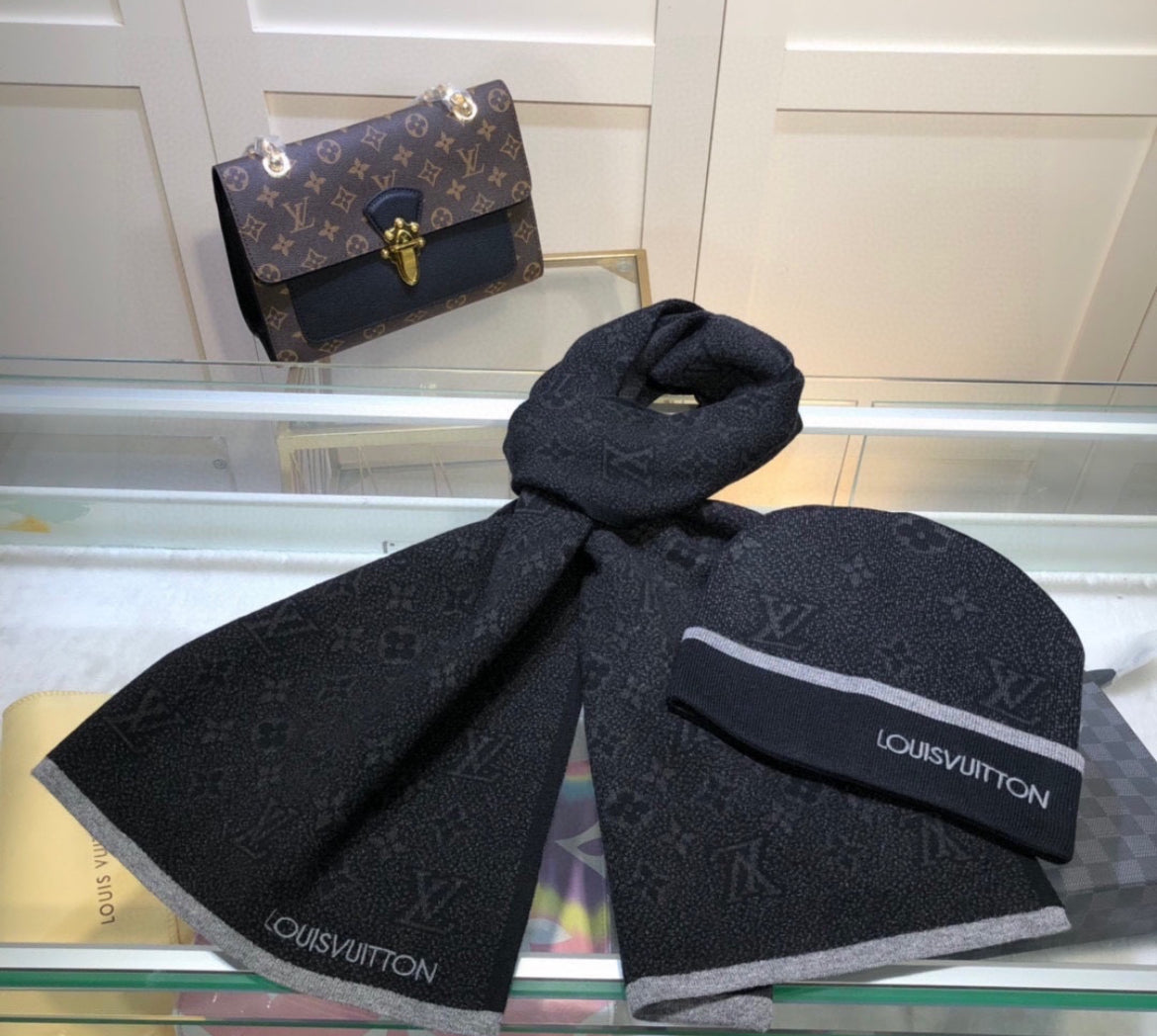 Louis Vuitton mössa och halsduk