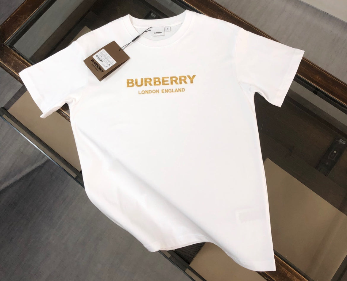 Burberry tshirt