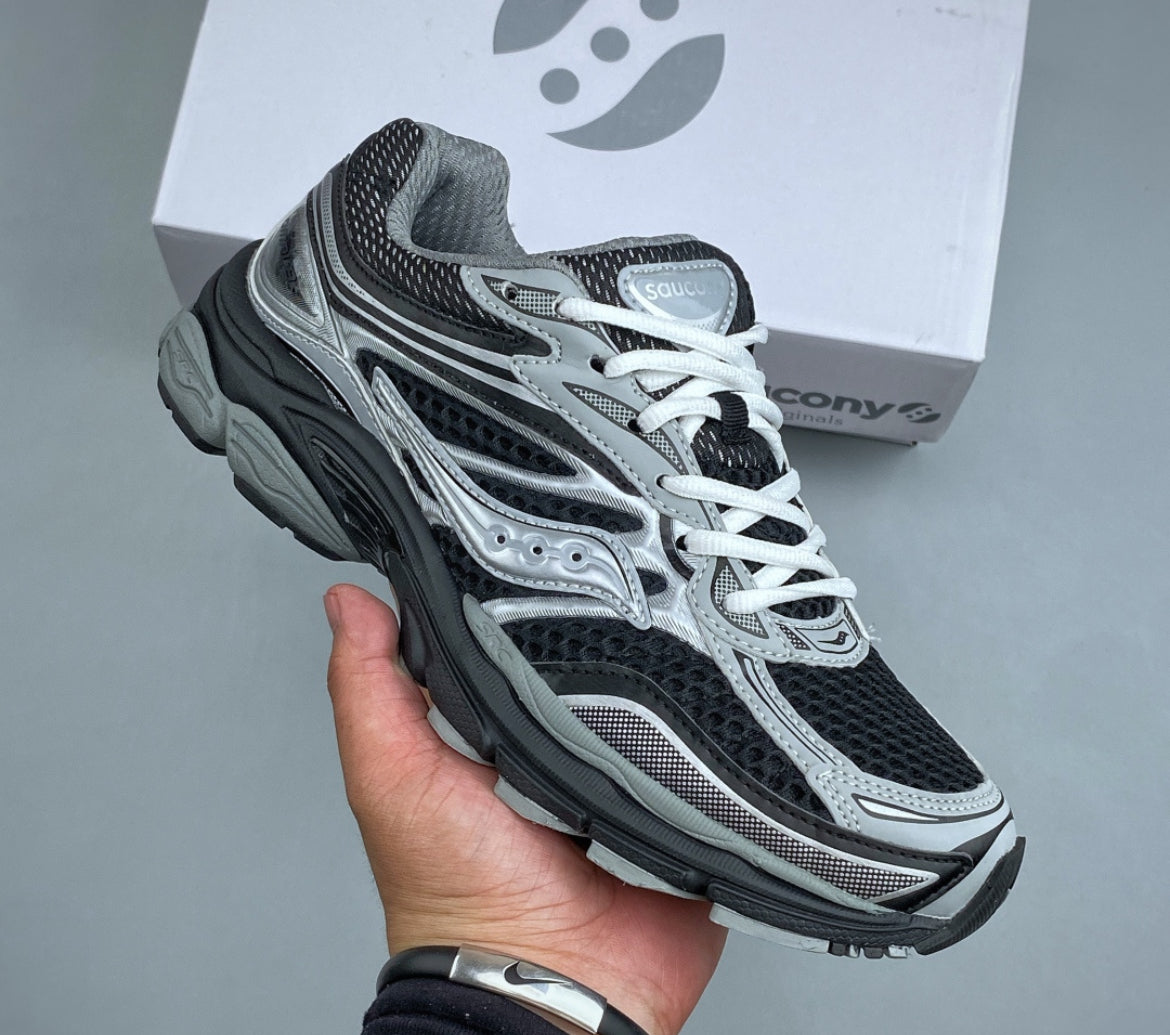 Saucony skor