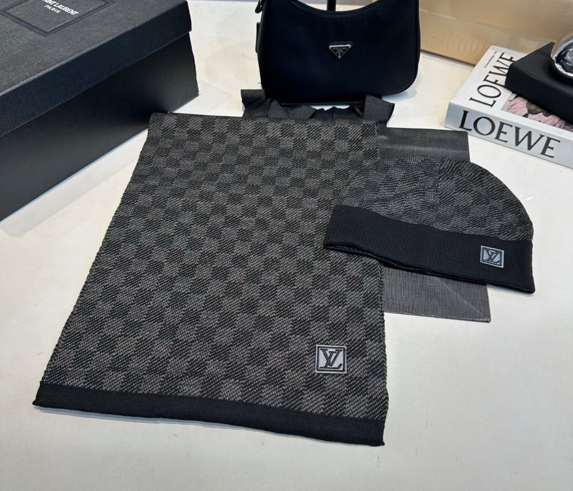 Louis Vuitton mössa och halsduk