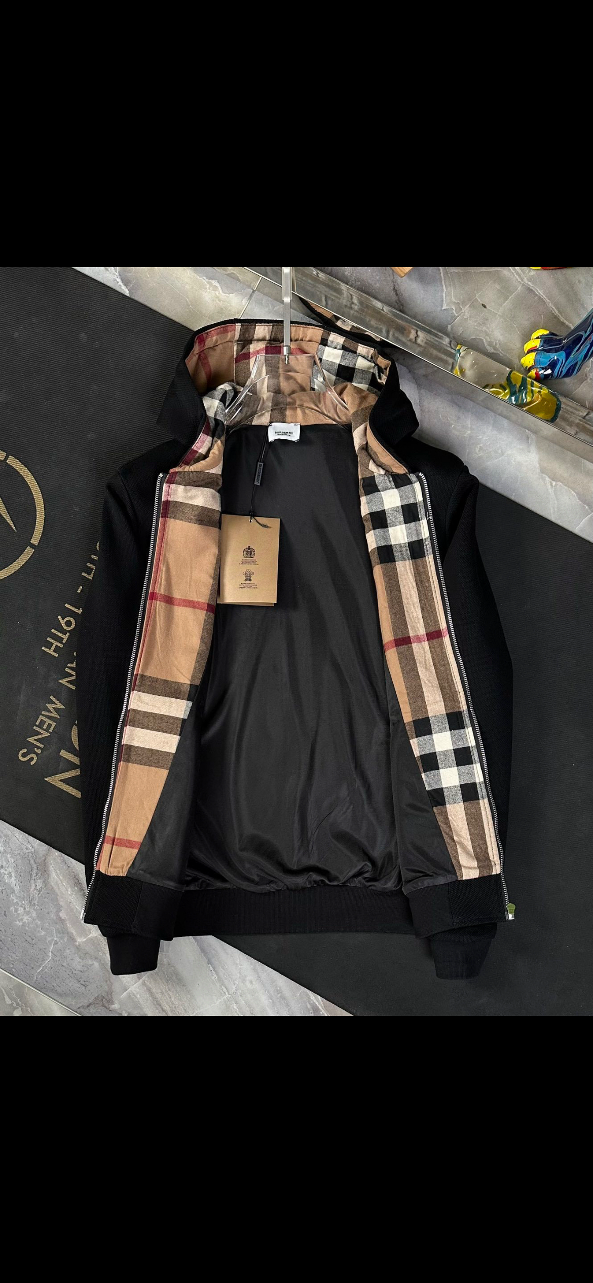 Burberry zip up hoodie. Svart/grå