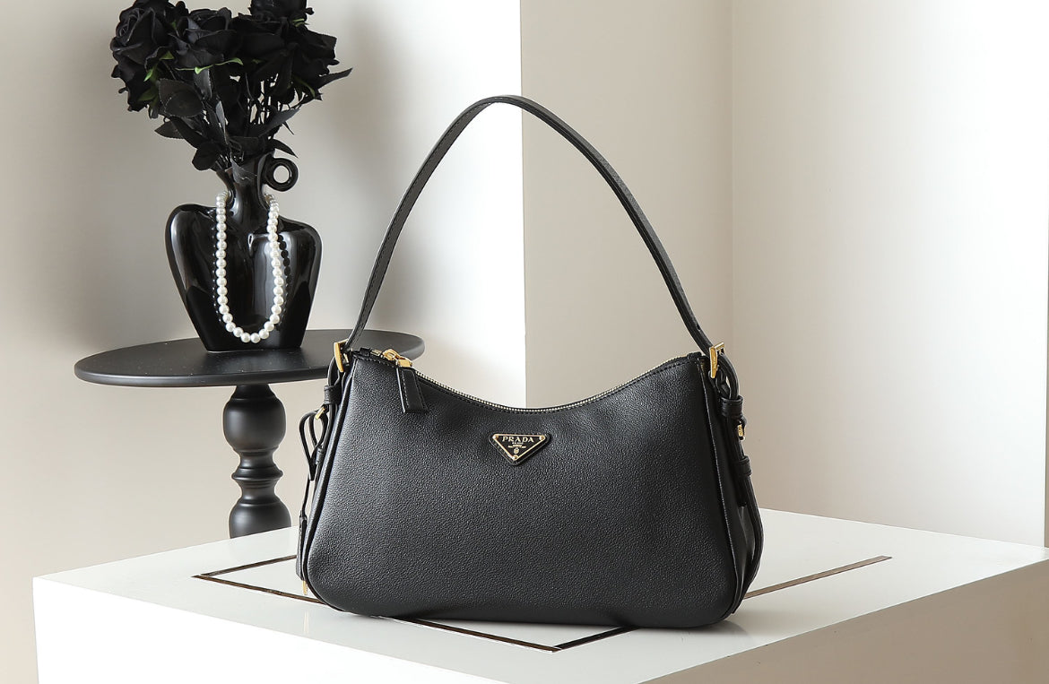 Prada väska