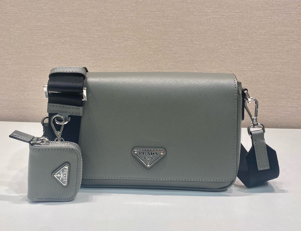 Prada väska