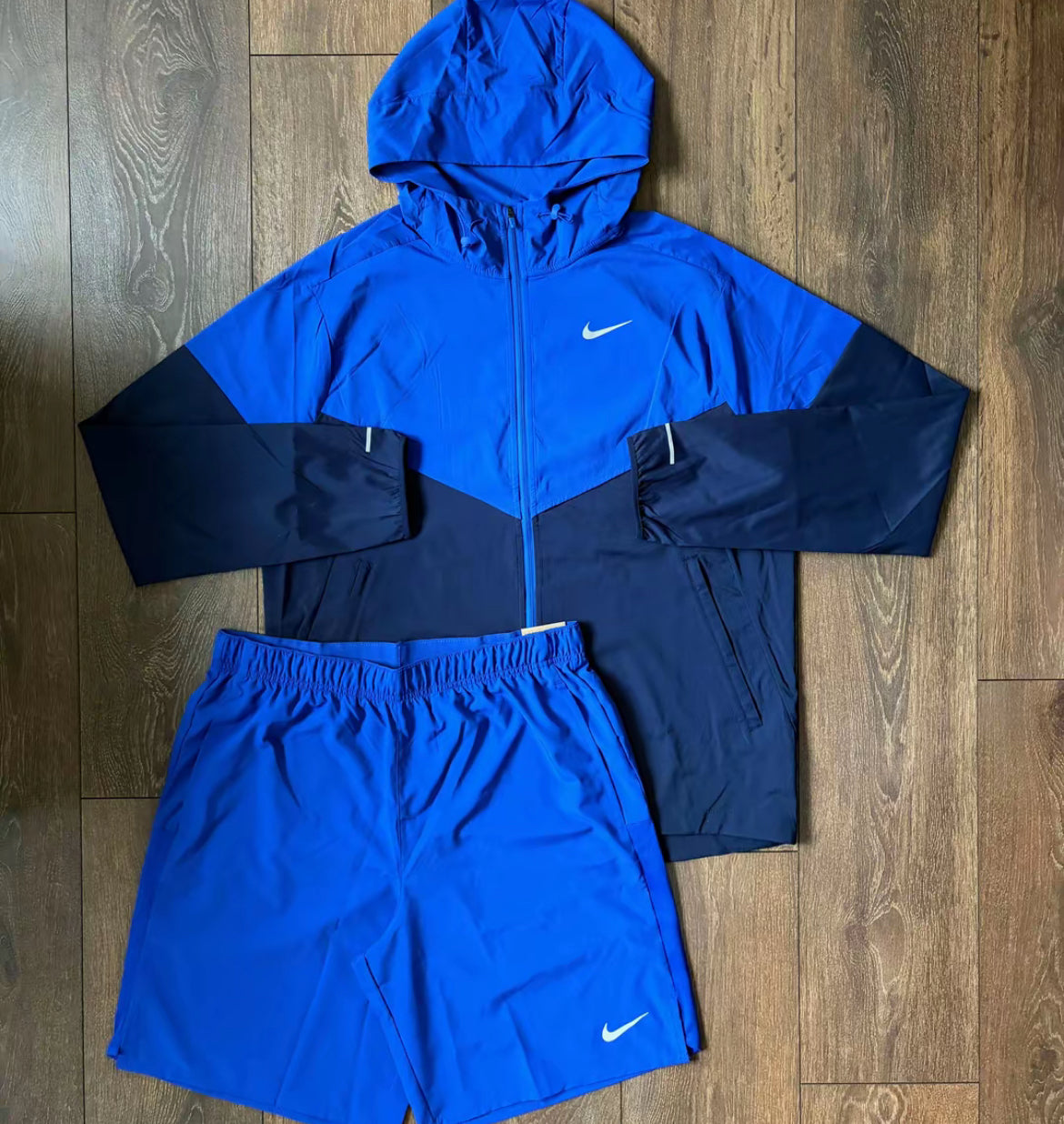 Nike Miller jacka och shorts